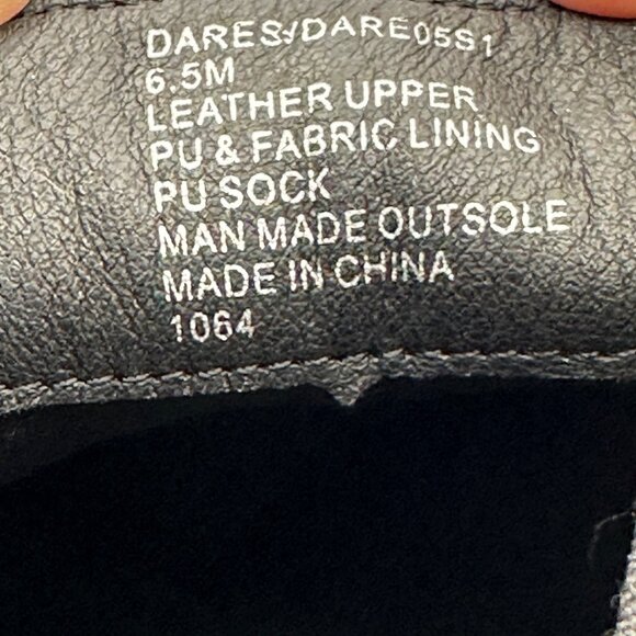 Steve Madden Dares Size 6.5 EUC Black Leather Slip On Booties Ankle Booties - Picture 5 of 7